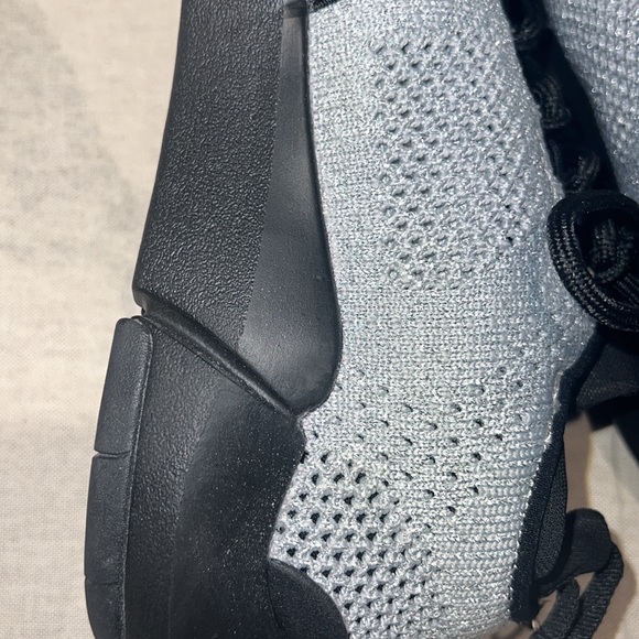 NEW Creative Recreation Women’s Silver and Black Sneaker Size 8.5 - Picture 4 of 5